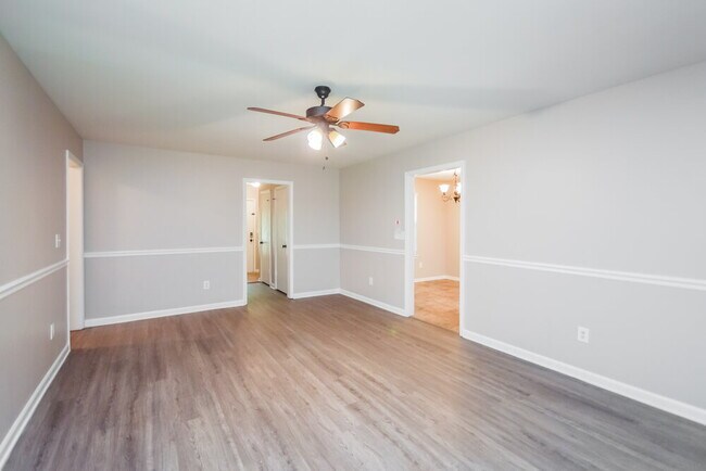 400 Willow Ln