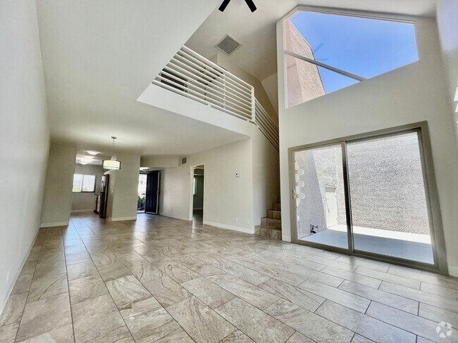 Building Photo - AVAILABLE NOW! 2 Bedroom / 2 Bathroom Cond... Rental