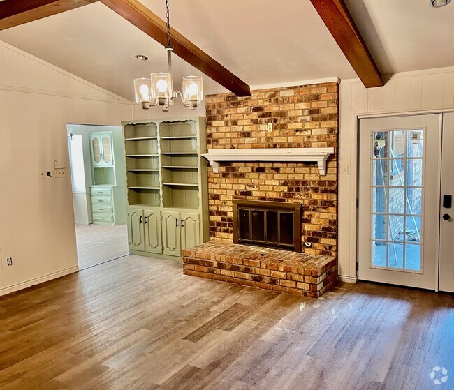 Building Photo - 1105 Briarbrook Dr Rental