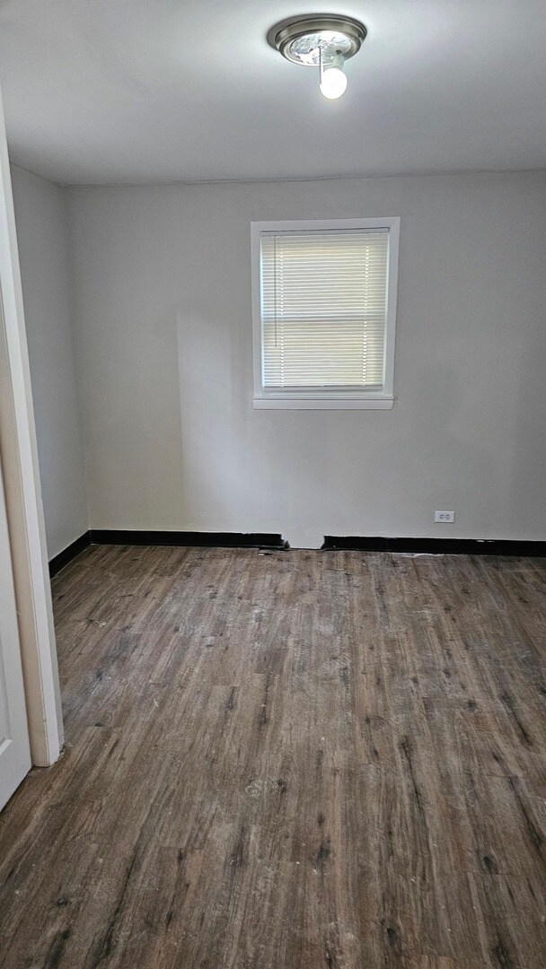 Photo - 7839 S Loomis Blvd