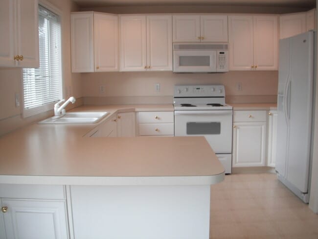 Photo - Spacious home and yard ready for you!