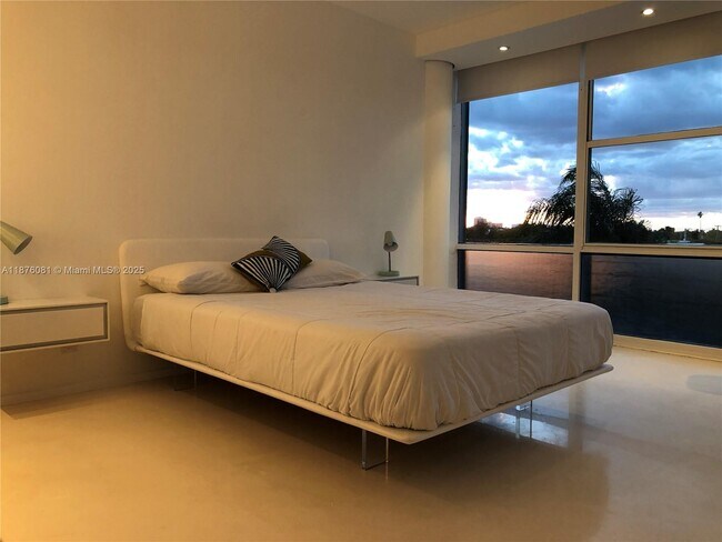 Photo - 900 Bay Dr Unit 315