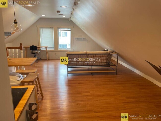 Building Photo - 2 Vassar St Unit Attic Rental