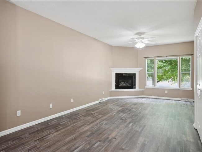 Photo - 523 Potter St