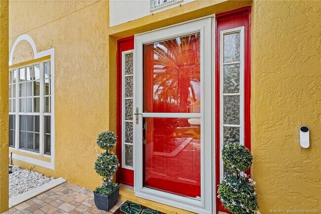 Photo - 728 NW Waterlily Pl