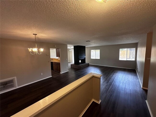 Photo - 321 Redwing Way