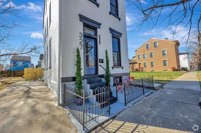 Building Photo - 327 E M.L.K. Jr. Blvd Unit 2 327 E Martin Luther King Jr Blvd Rental