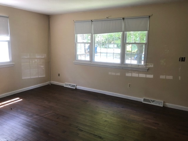 Living Room - Elm Circle Affordable Apartments