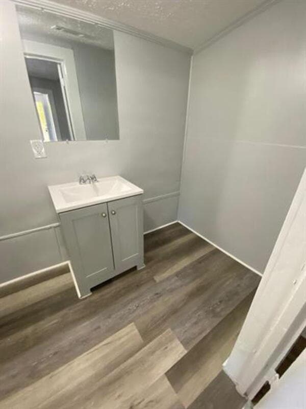 Photo - 110 W Mitchell St