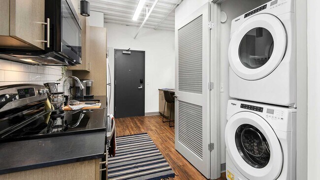 Photo - 949 W Dakin St Unit 318