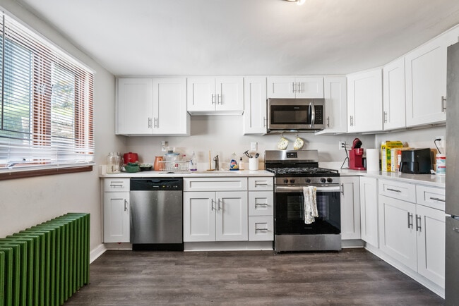 Building Photo - 38 Gregory St