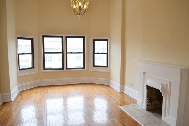 Photo - 2050 W North Ave Apartment Unit 3