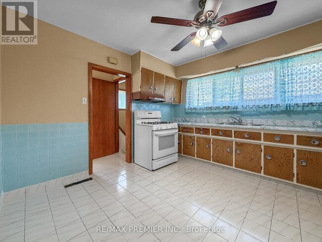 Photo - 610 Woodward Ave