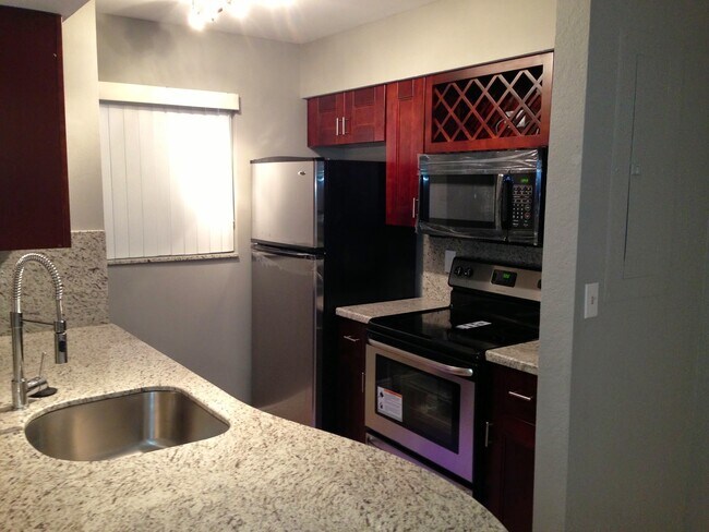 Photo - 2850 N Oakland Forest Dr Unit 112