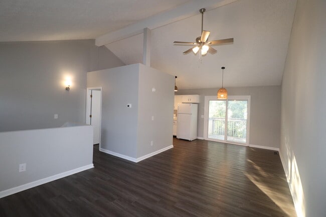 320 Lakeview Dr
