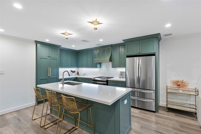 Photo - 3139 Bissonnet St