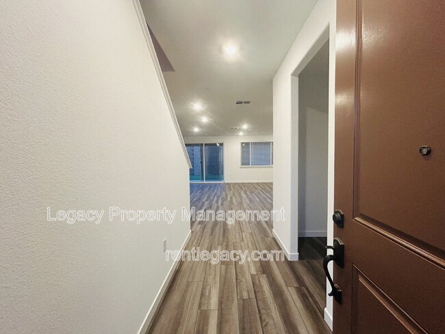 Photo - 3760 Oyster Pt Wy