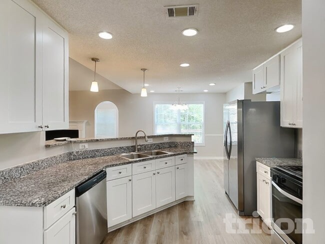 Photo - 331 Crestridge Ln