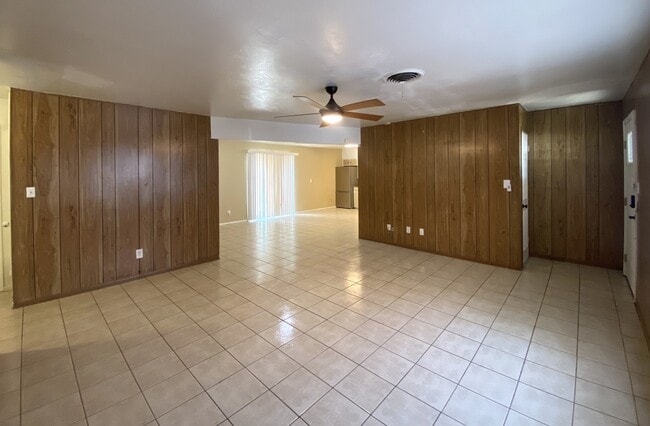 Photo - 204 Veterans Ave