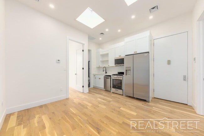 Marconi Place - Marconi Place Apartment Unit 3