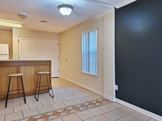 Photo - 1905 Maria Isabel Dr