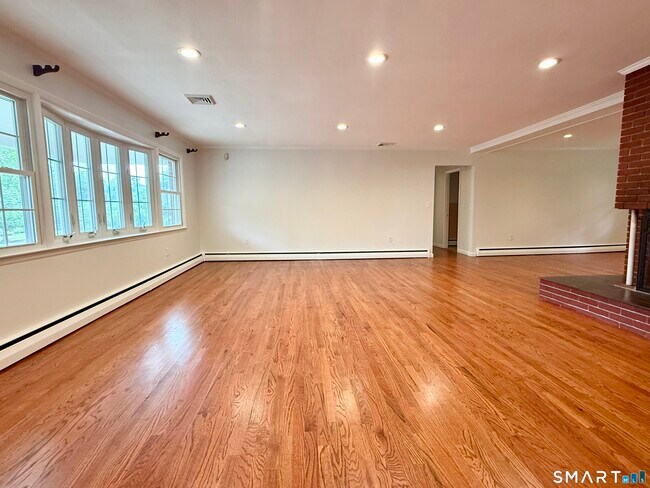21 Byron Pl