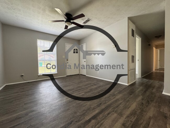 Photo - Fenced in 4 Bedroom 1.5 bathroom Home located in Jonesboro