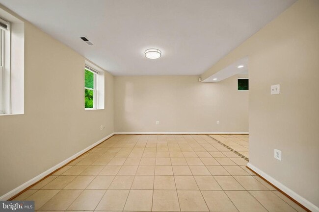 Photo - 4656 Evansdale Rd