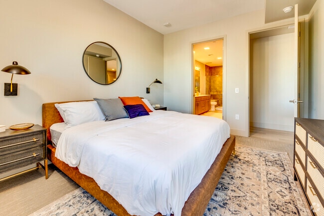2BR, 2BA - 1,141SF - Main Bedroom