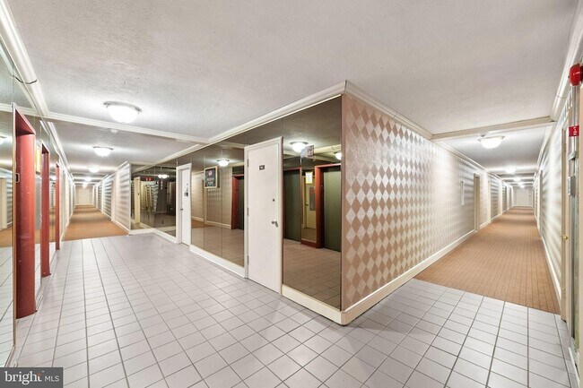 Photo - 1021 Arlington Blvd Unidad 709