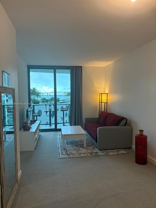 Photo - 501 NE 31st St Unidad 804