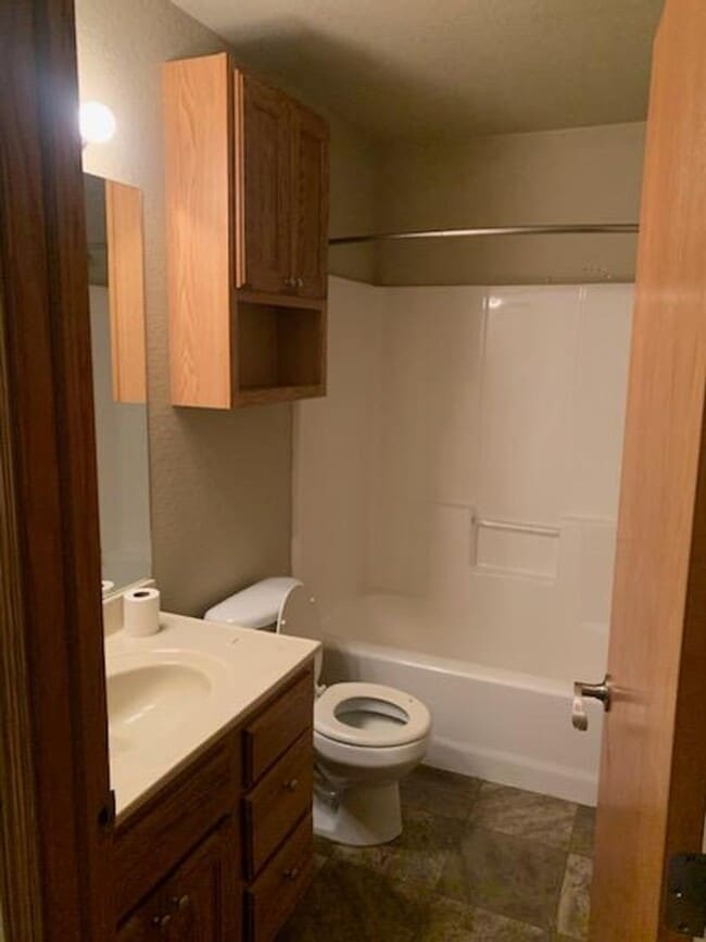 Photo - $1700 - 3 Bedroom, 2 Bathroom Townhome - G...