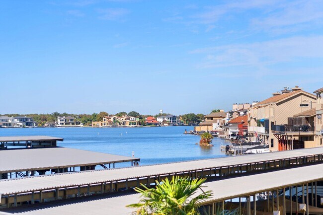 Photo - 101 W Bank Unidad 14