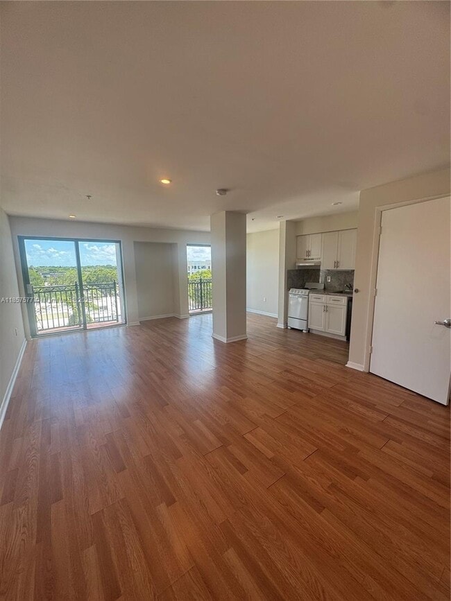 Building Photo - 5789 SW 72nd St Unit 5789 Rental