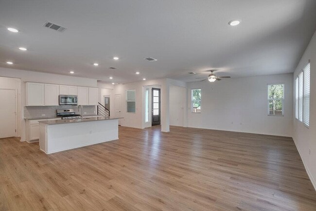 Photo - 1109 Winnie Dr