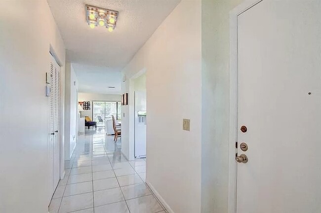 Photo - 7911 Eastlake Dr Unit 6H