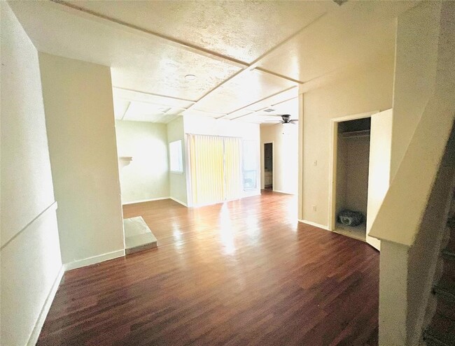 Building Photo - 11037 Albury Dr Rental