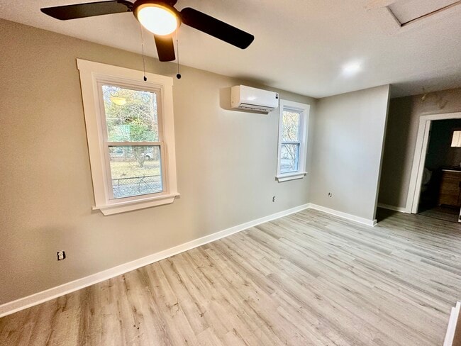 Photo - 1914 Fuller St