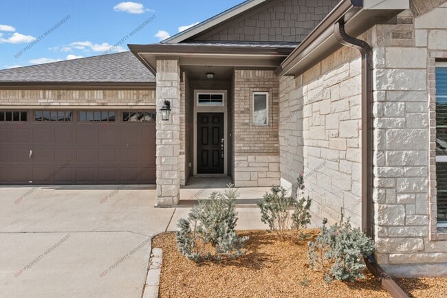 Photo - Magnificent home in Wyndham Hill Community! -Refrigerator, Washer/Dryer, and Lawn Care ALL INCLUDED