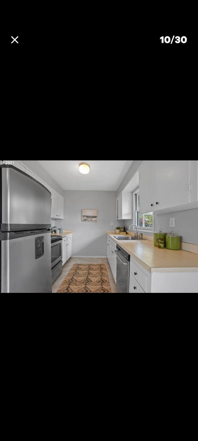 Photo - 12717 SE Gladstone St