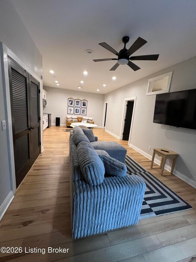 Photo - 1110 Logan St Unidad B