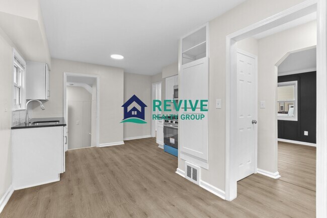 Photo - 131 Doremus Ave