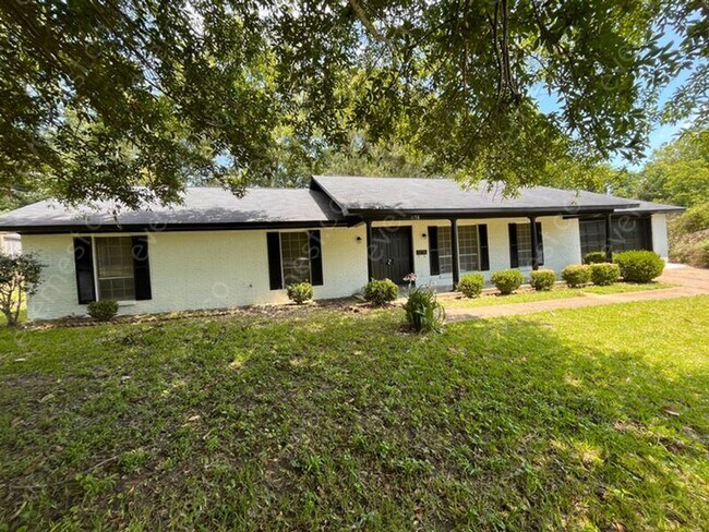 Photo - 1158 Greenbriar St House