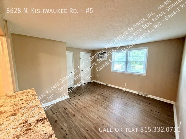 Photo - 8628 N Kishwaukee Rd Unidad #5