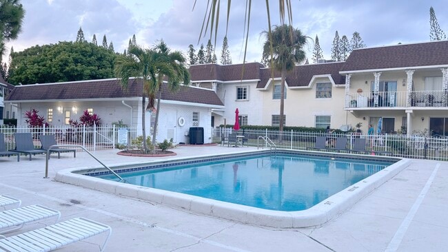 Photo - 700 SE 2nd Ave Unidad 315
