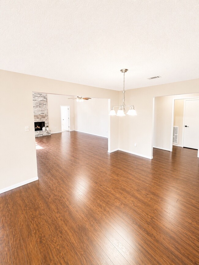 Photo - 2239 Highland Hills Dr