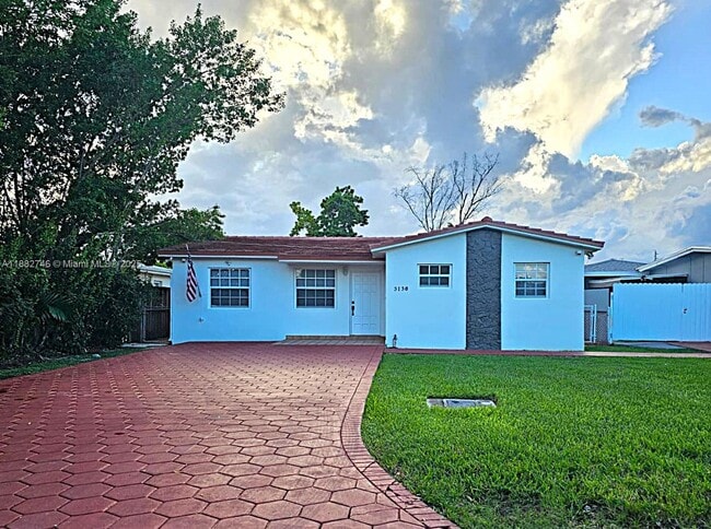 Building Photo - 3130 SW 65th Ave Rental