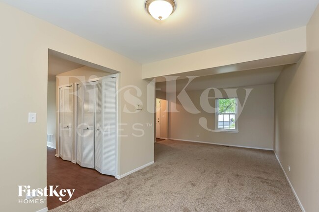 Photo - 990 Chelsea Ln