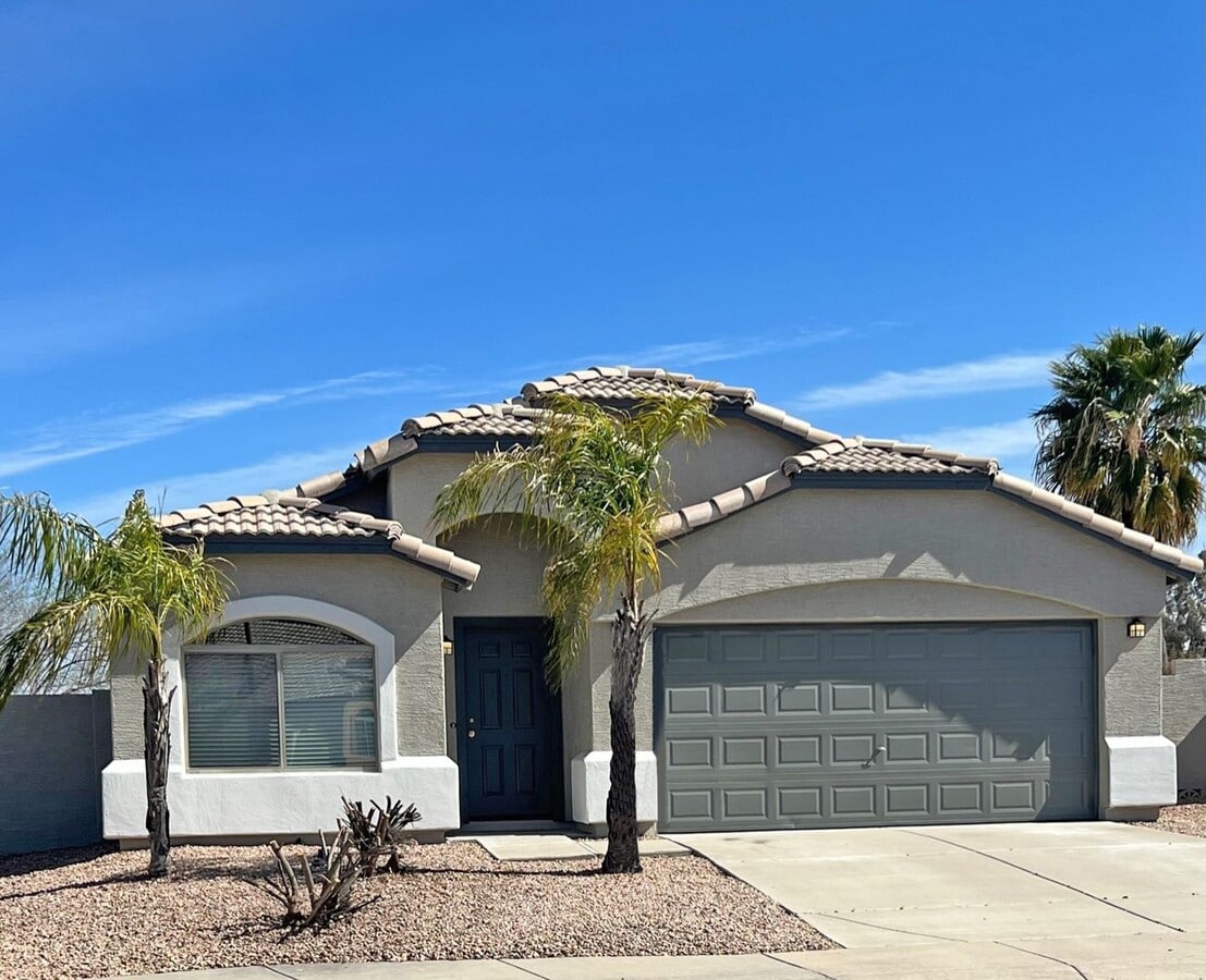 4 Bedroom on Large Lot in Queen Creek - 4 Bedroom on Large Lot in Queen Creek