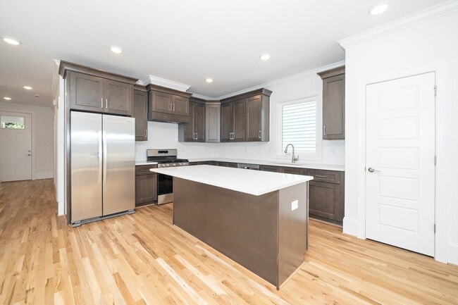 Photo - 1725 Crest Rd